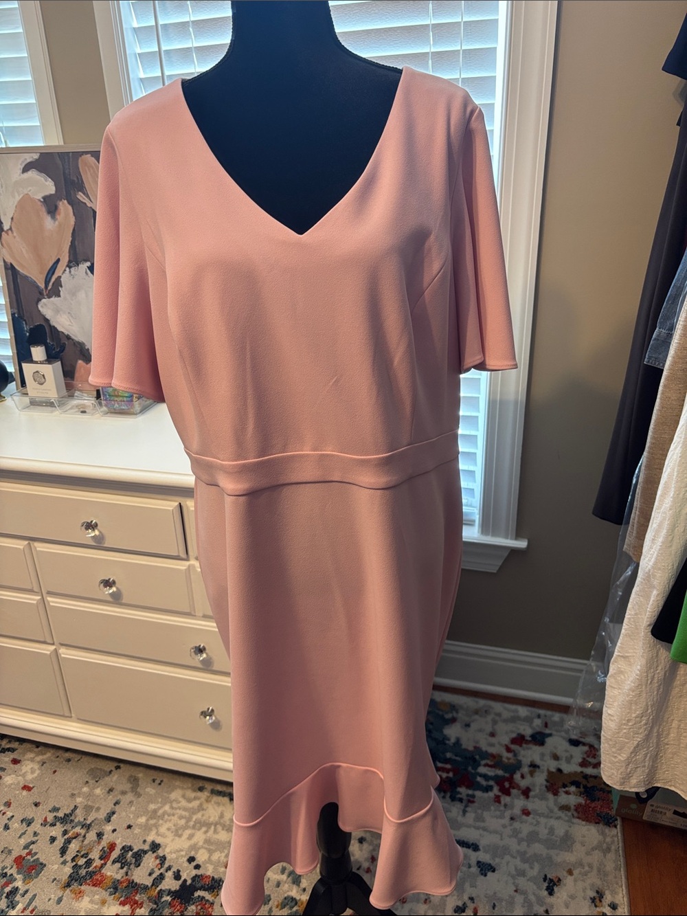 Kasper Blush Pink V-Neck Midi Dress with Flounce Hem